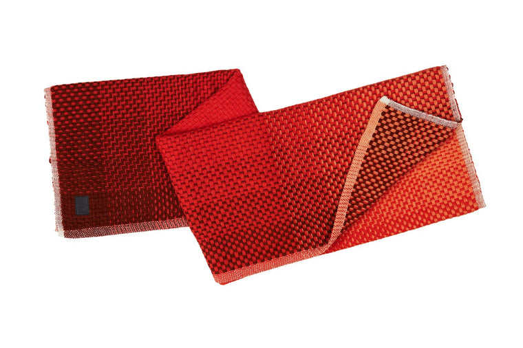Ullpläd – Gradient Röd | Handvävd 130×180 cm