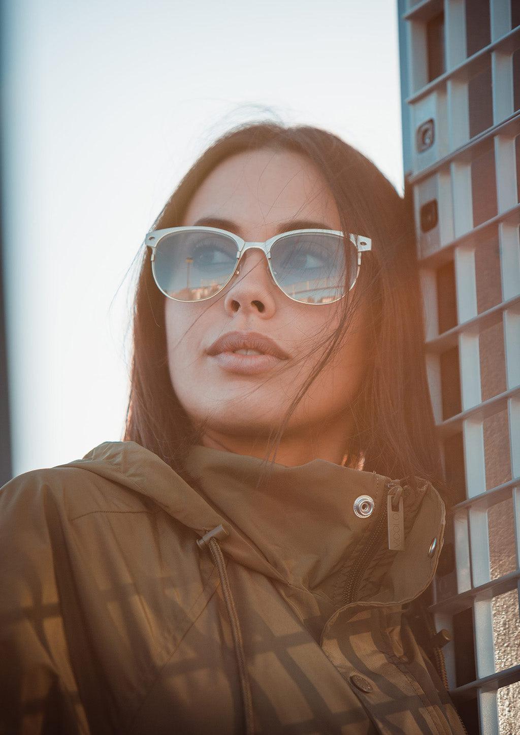 Titanium Clubmaster Solglasögon – 24K Guld